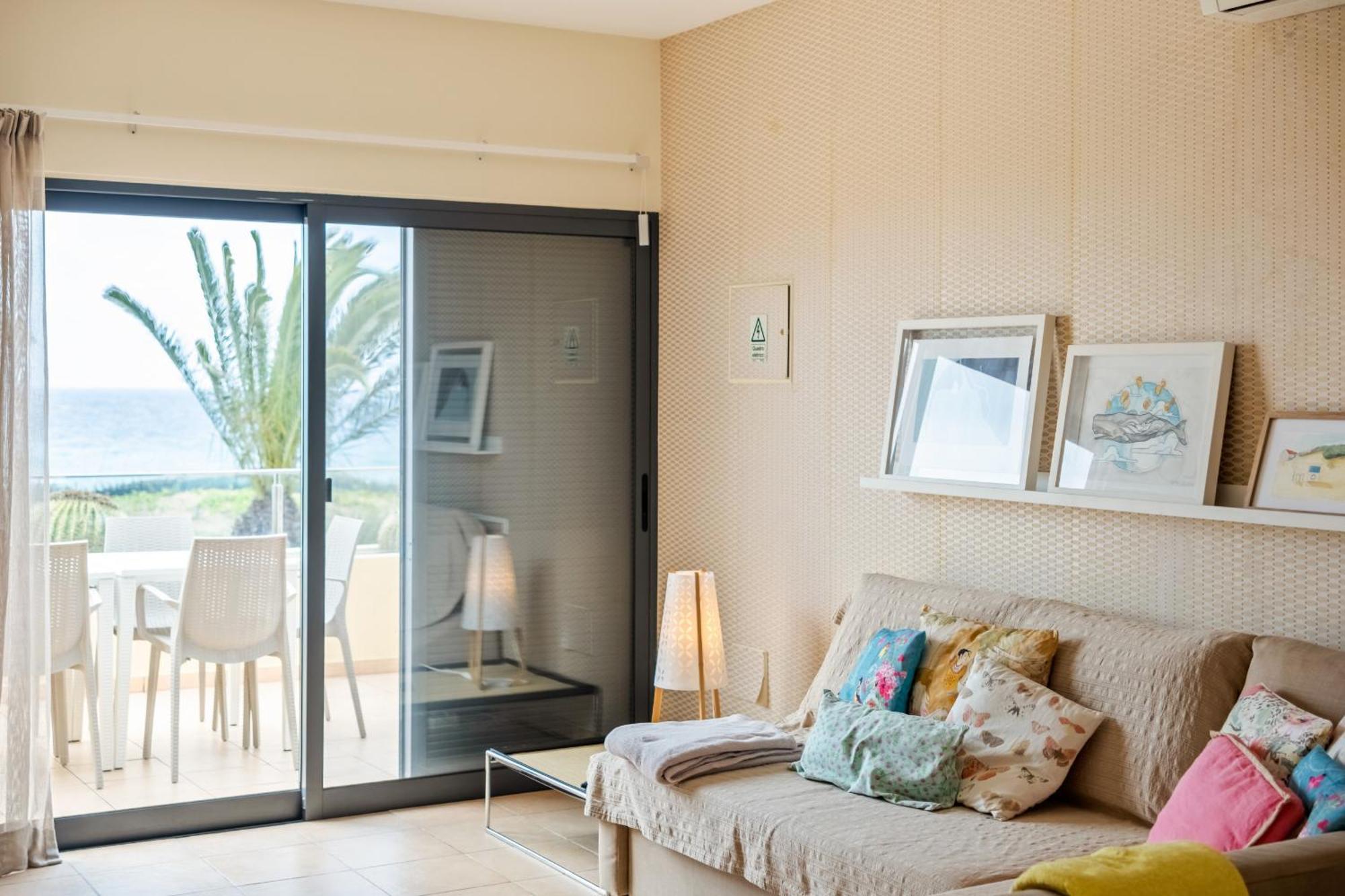 Casa Das Pedras Pretas - By Wehost Porto Santo Exterior photo
